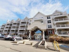 Building Photo - 10311-10111 111 St NW