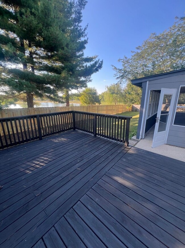 Building Photo - 986 Canary Creek Dr