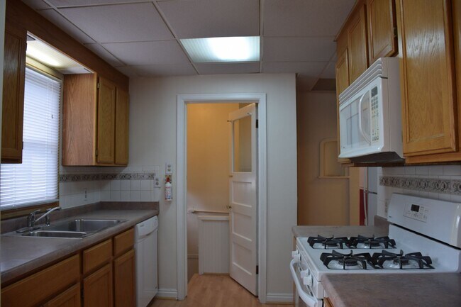 Foto del edificio - CUTE HOME IN SUGAR HOUSE / 2 CAR GARAGE / QUIET STREET