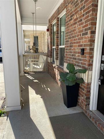 Building Photo - 203 S Village Way