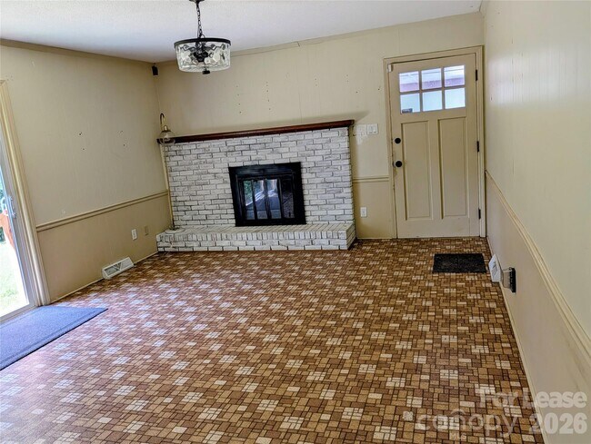 Building Photo - 105 Ridgewood Ln