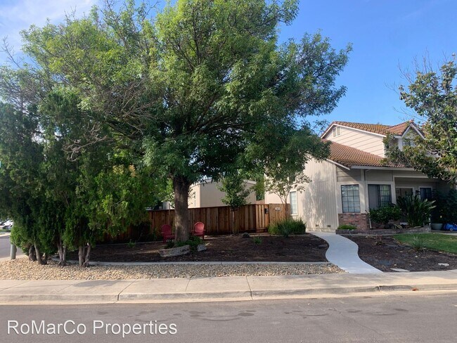 Building Photo - 2 br, 2 bath House - 1380 B-Mandarin Ct.