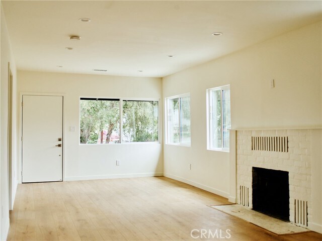 Foto del edificio - 3743 Locke Ave