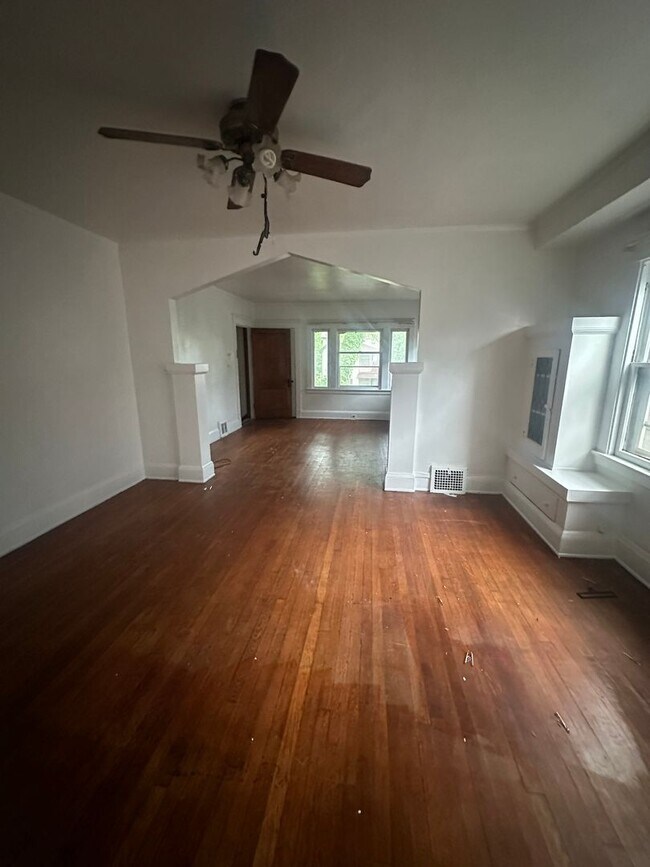 Foto del edificio - East Cleveland Upstairs