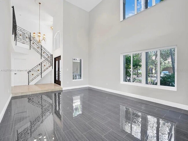 Foto del edificio - 15945 NW 82nd Ct