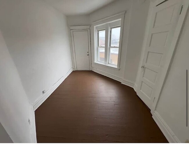 Building Photo - 3860 N Saint Louis Ave