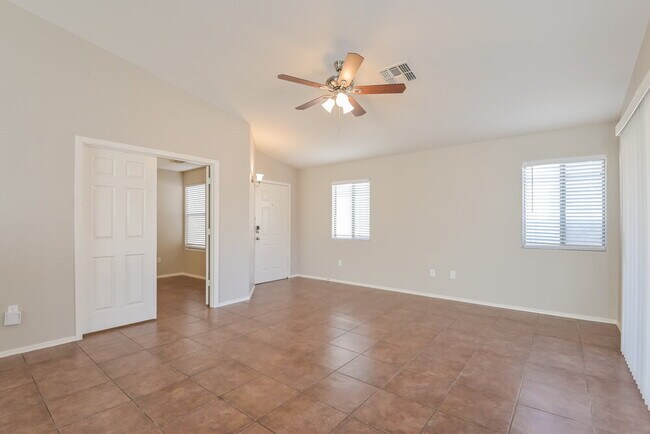 Foto del edificio - 7103 S Providence Dr