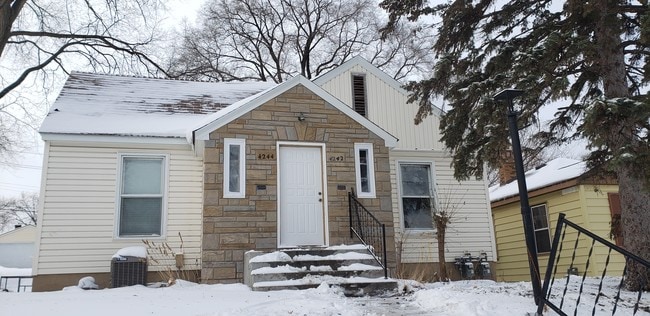 Building Photo - 4242 S 15th Ave