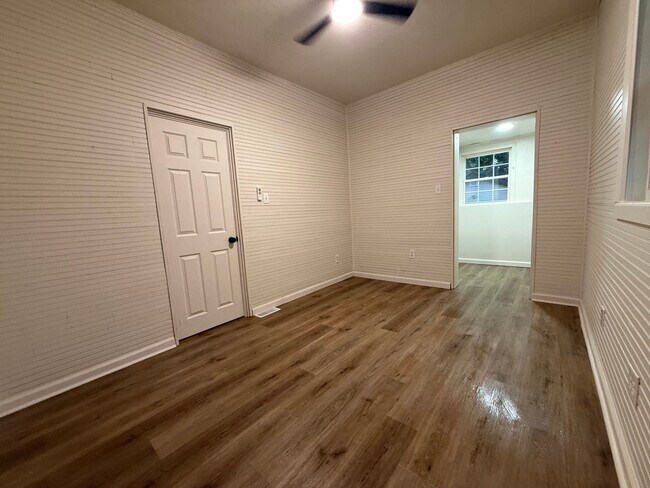 Foto del edificio - 2328 N Ellis St