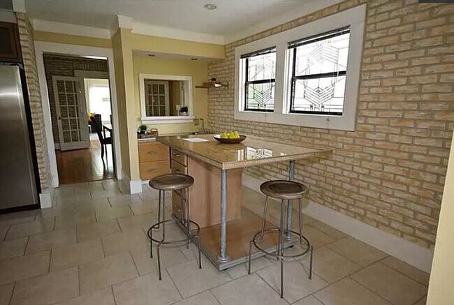 Foto del edificio - 1302 Common St