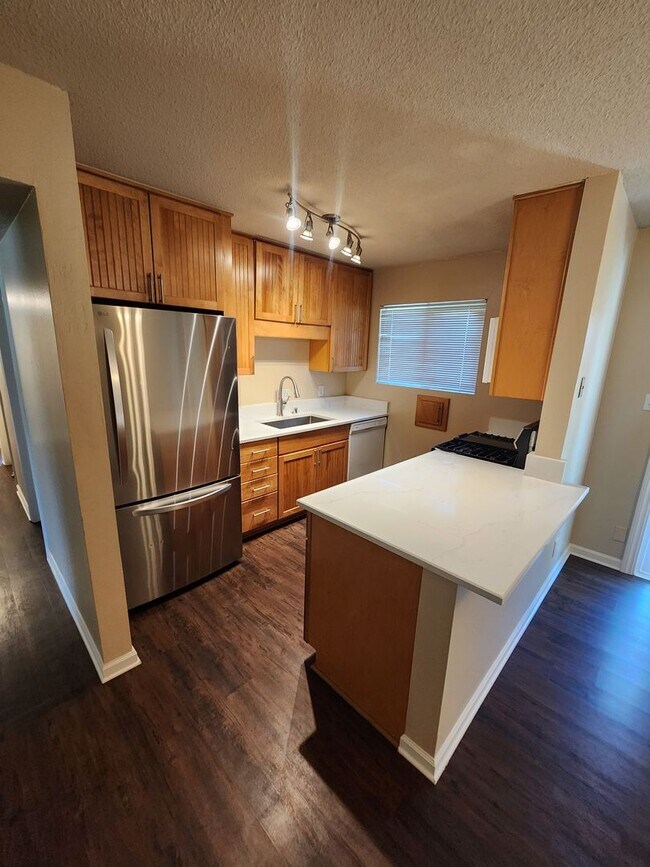 Foto del edificio - Action Properties R.E.S.- Central Roseville, R.V. Access, 3 Bedroom, Large Patio & Rear Yard, Nea...