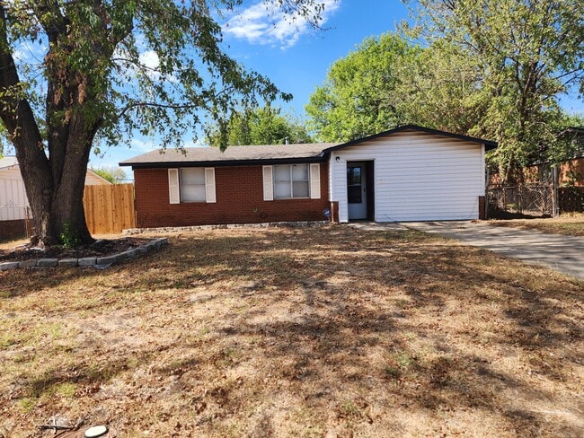 Photo - 2313 Trosper Pl (Del City, OK) House