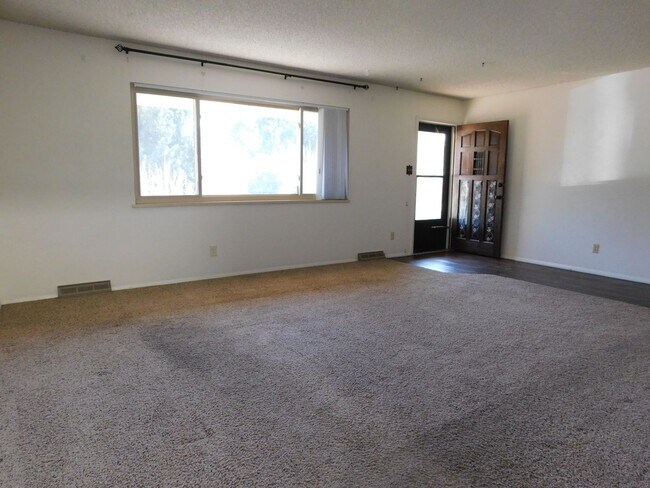 Building Photo - Home in Paradise Hills Sub-Division