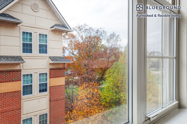 Foto del edificio - 5405 Tuckerman Ln