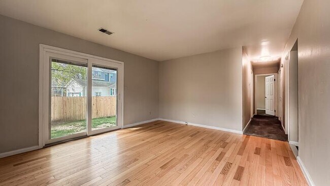 Building Photo - 4305 Tides Court- Unit B