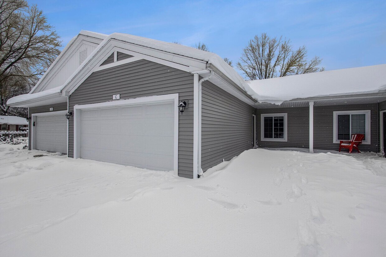 15433 Clovernook Dr, Grand Haven, MI 49417 House Rental in Grand