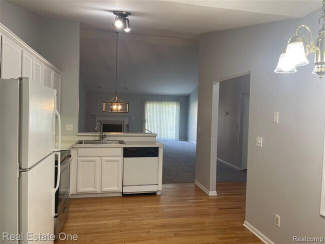 Building Photo - 2519 Westmont Cir