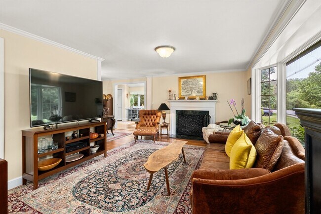 Foto del edificio - 67 Elmwood Rd