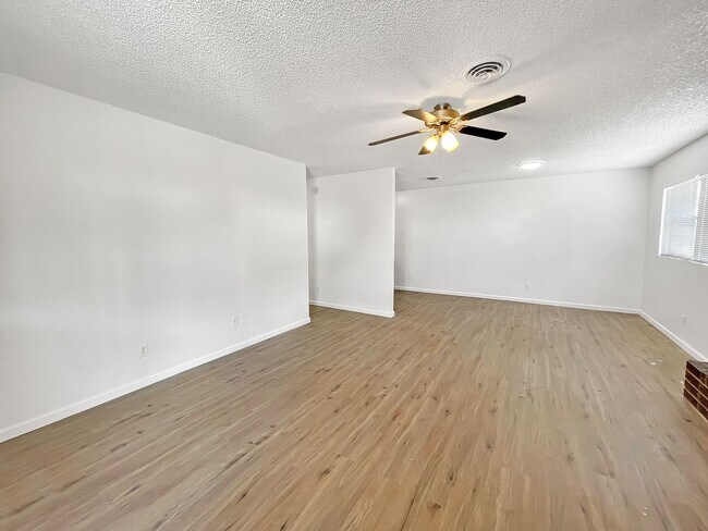 Foto del edificio - 4125-4131 North Grimes Street
