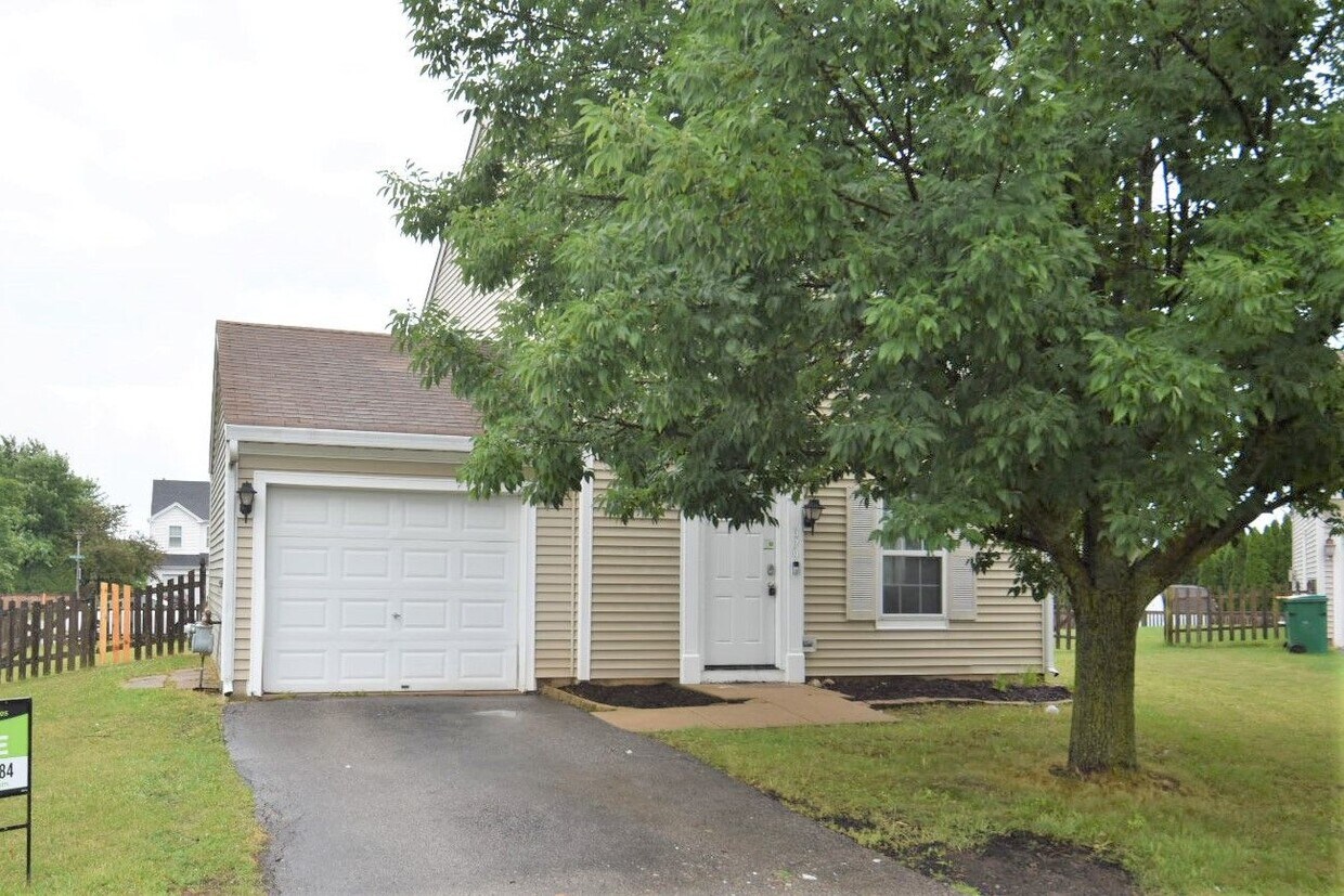 Primary Photo - 379 E Springwood Ct