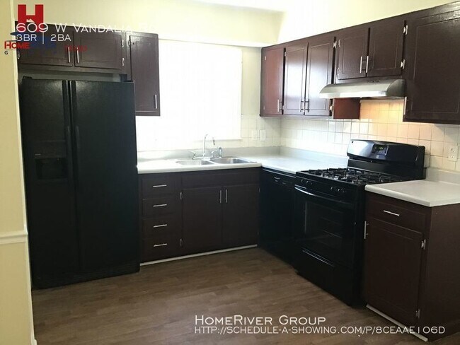 Building Photo - Lovely 3 bedroom - MUST SEE!!!