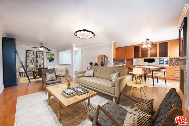 Foto del edificio - 530 S Barrington Ave