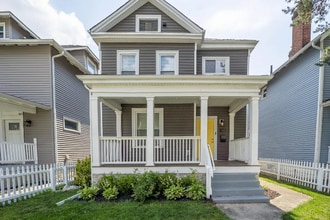 Building Photo - 582 Gilbert St