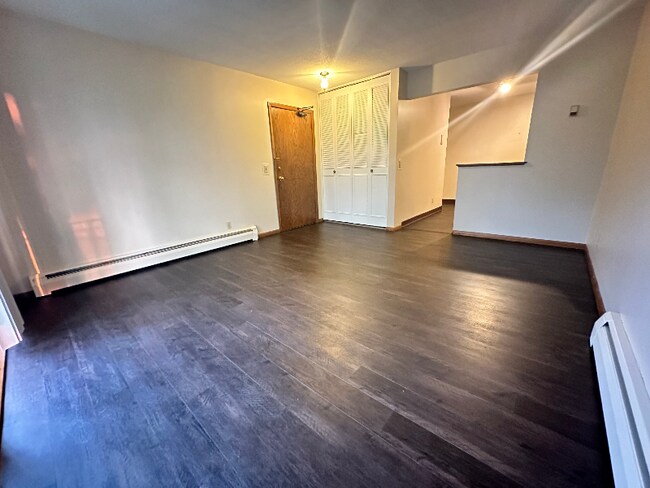 Foto del edificio - 1321 Division St