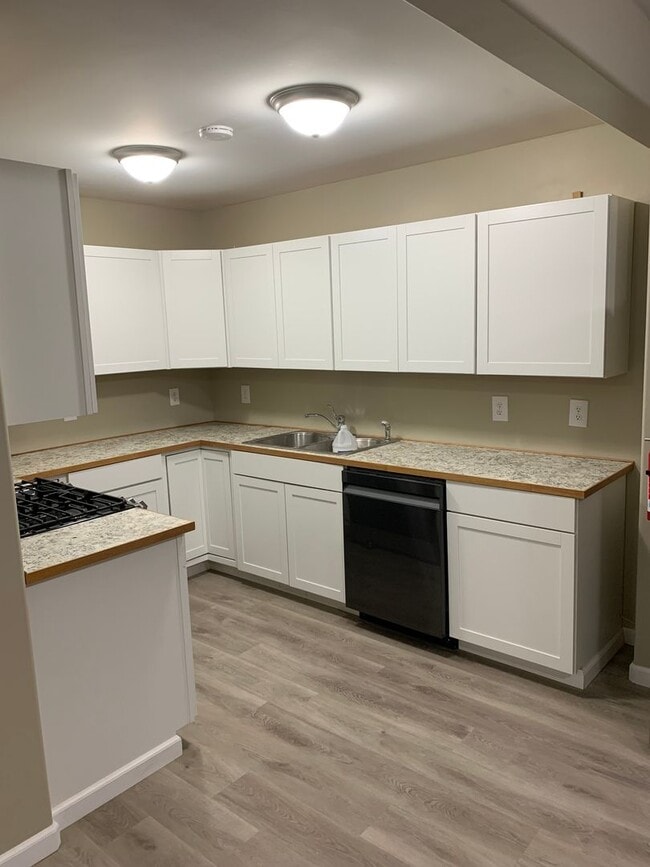 Building Photo - 1568 N Williwaw Way