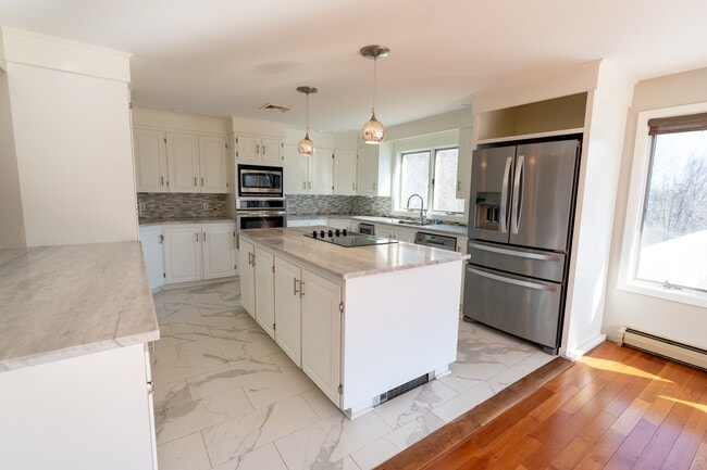 Building Photo - 363 Blackstrap Rd