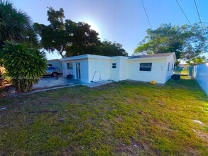 Building Photo - 341 NE 25th Ct