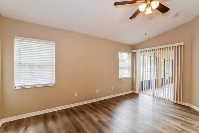 Foto del edificio - 2701 Athens Dr