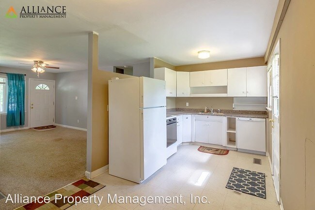 Building Photo - 1509 Hillcrest Drive