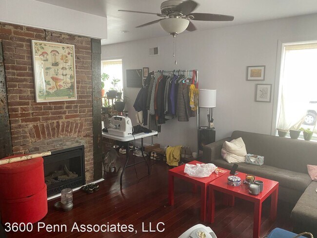 Building Photo - 2 br, 1.5 bath House - 154 38th Street 1