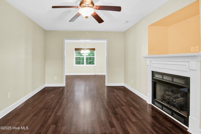 Building Photo - 402 Sundown Ct