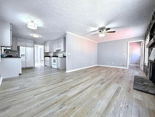 Foto del edificio - 3041 Covington Rd NE