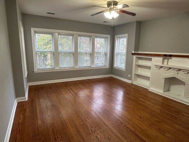 Foto del edificio - 4129 W Barry Ave