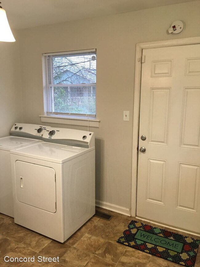 Building Photo - 2 br, 1 bath House - 109 W Enterprise St