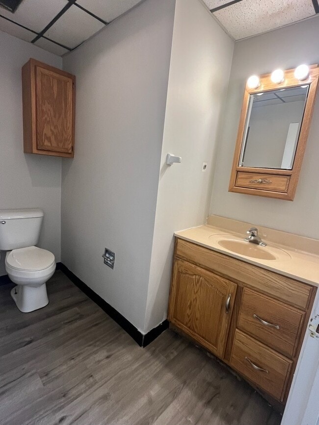 Building Photo - 3353 N Whitehall Rd