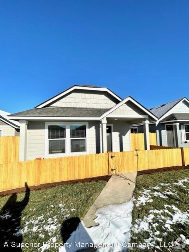 Pine Tree Meadows Apartments under 2,500 Redmond, OR 1 Rentals