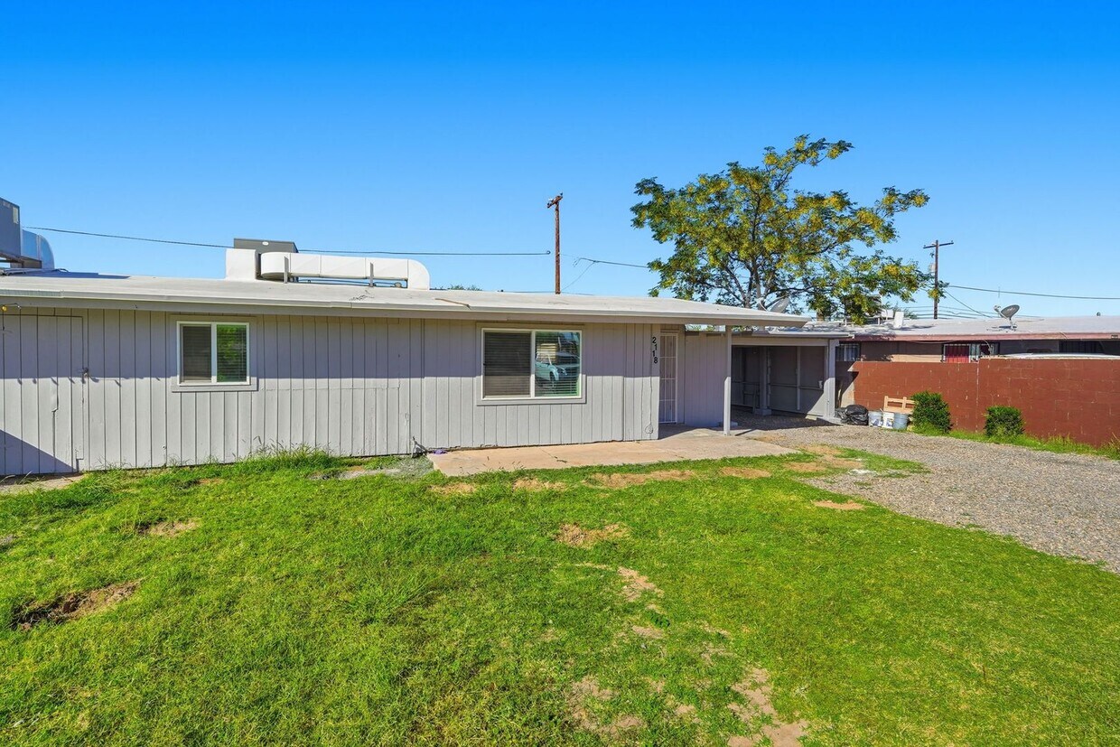 Foto principal - Beautifully Remodeled Home in a Central Tu...