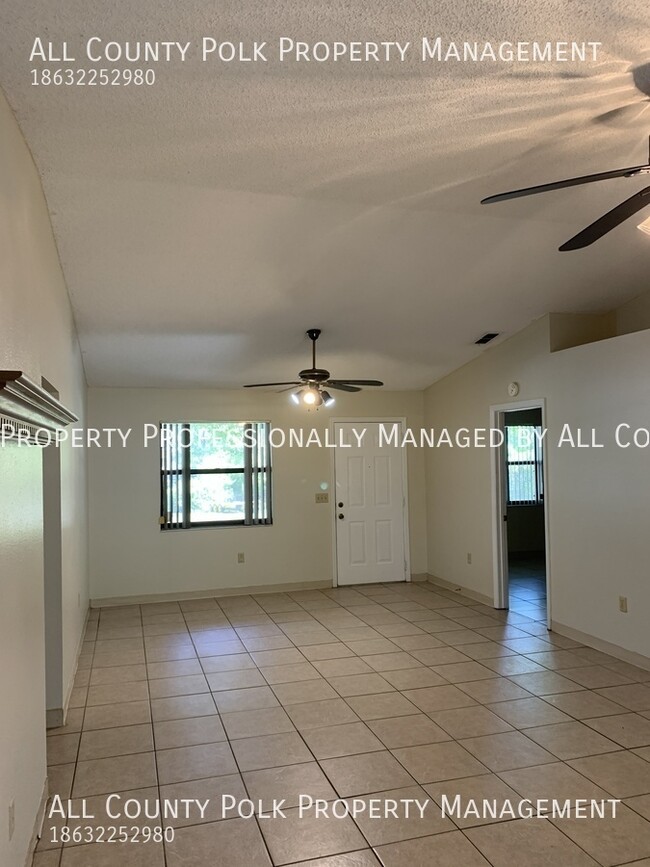 Foto del edificio - Fantastic 3 Bedroom Home in Frostproof