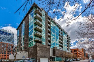 Building Photo - 225 S Sangamon St