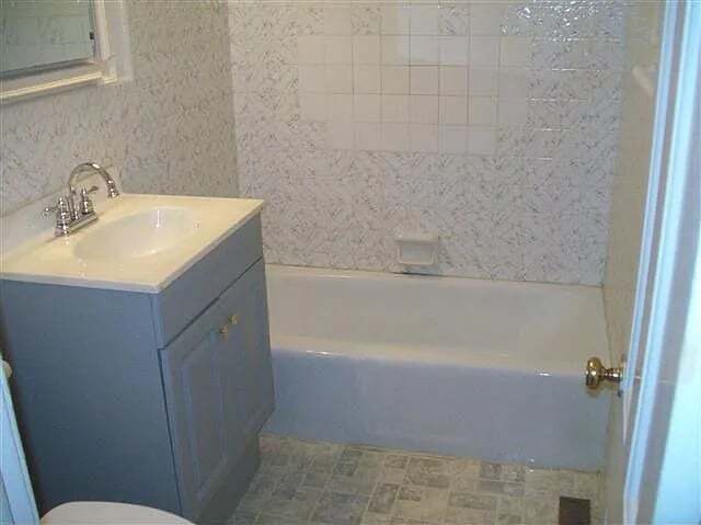 Building Photo - 1221 W Elder Ave