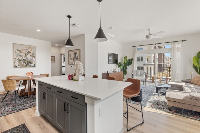 Foto del edificio - 1301 Leah Ave