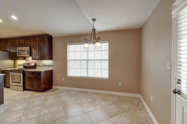 Building Photo - 3925 Keighley Xing - 4/bed 2/bath $2295/mo