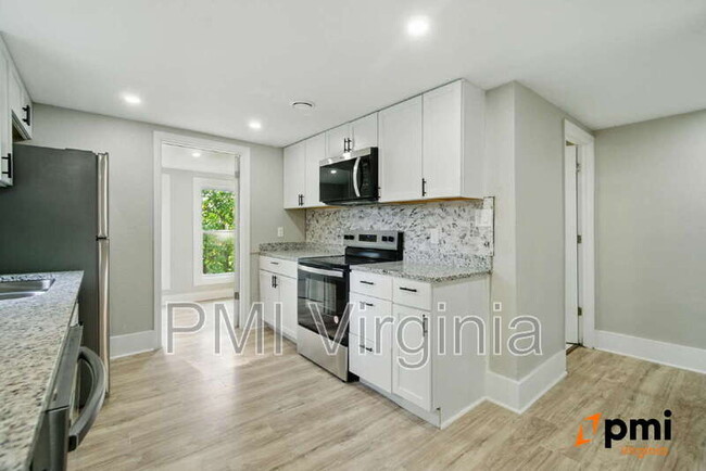 Foto del edificio - 2732 Jason Ave