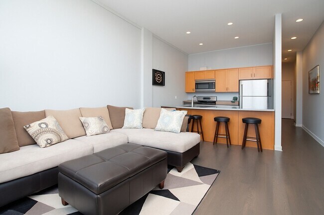 Foto del edificio - 1540 W Fullerton Ave