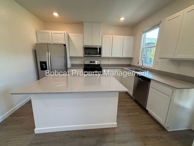 Foto del edificio - 839 Centerville St