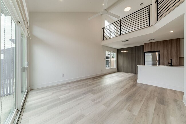 Foto del edificio - Stunning 2 bed / 2 bath condo in North Austin